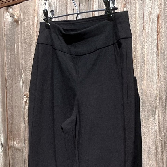 Signature Slimming Petite by Christopher & Banks cropped black pants size 6P - Picture 7 of 16
